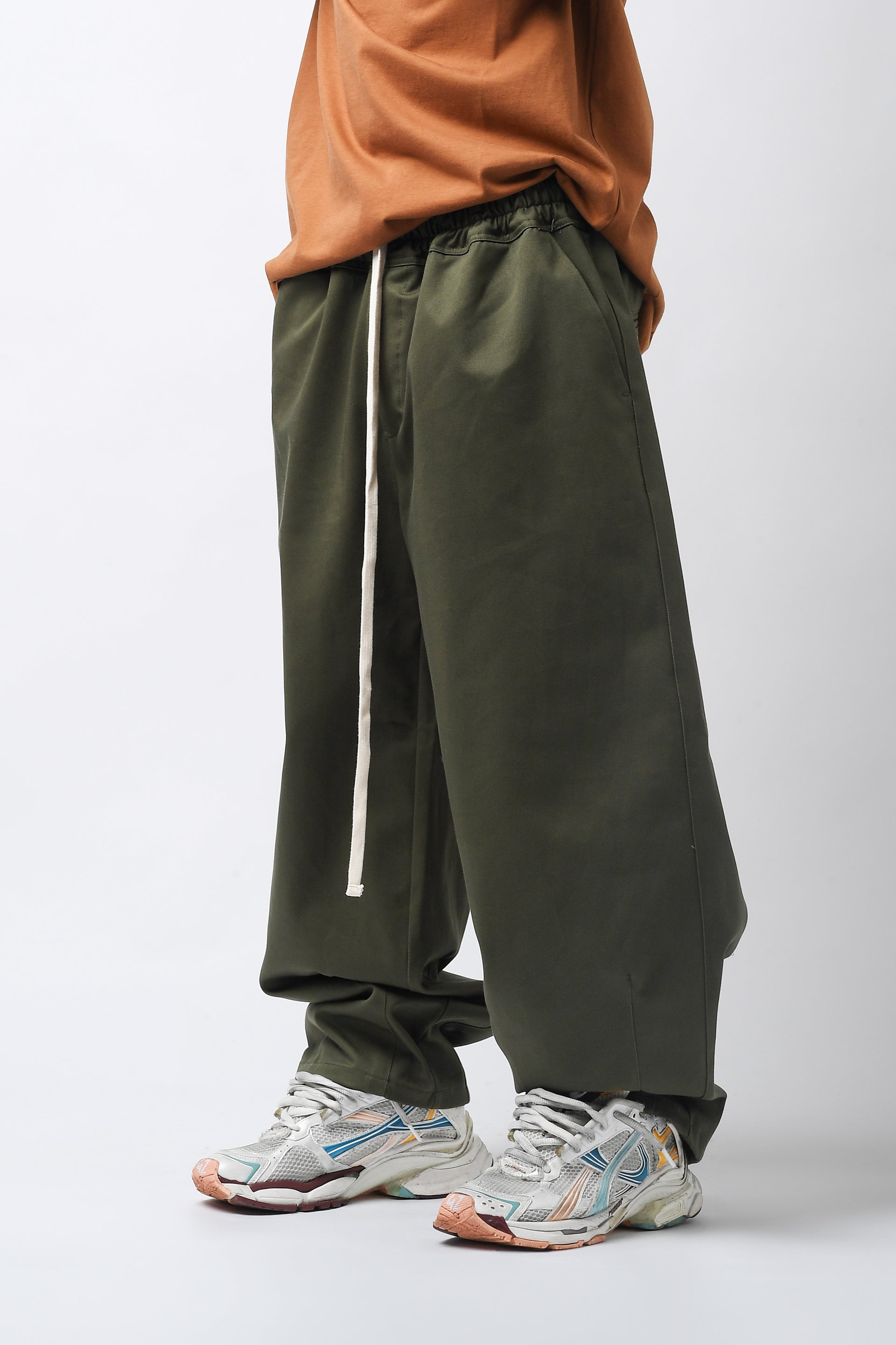 Green balloon pants